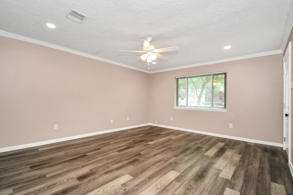 1906 Airline Drive - Photo 4