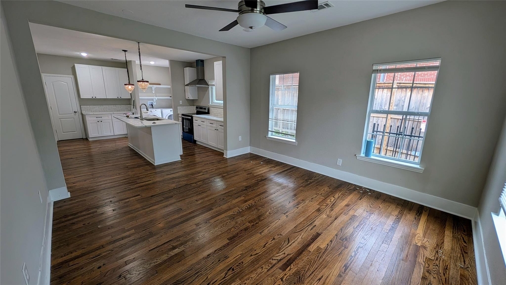 1133 W Gray Street - Photo 0