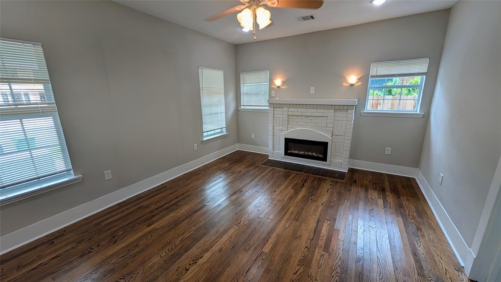 1133 W Gray Street - Photo 2