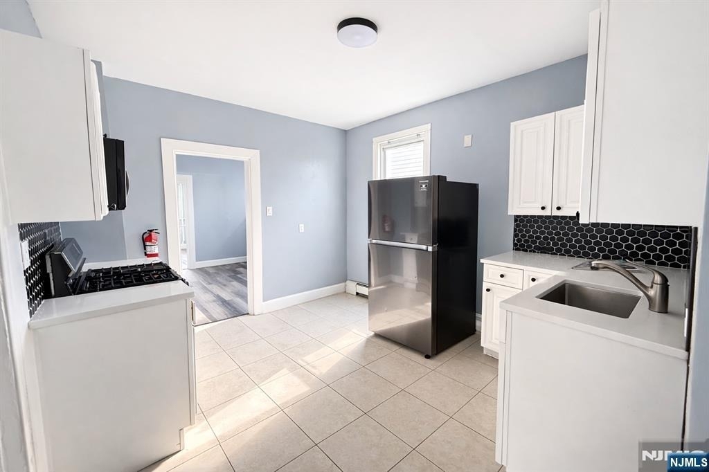 204 Demott - Photo 5