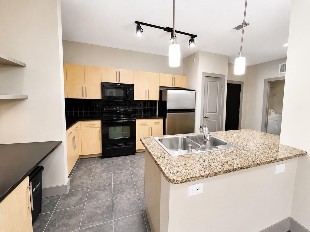 3660 Richmond Avenue - Photo 13