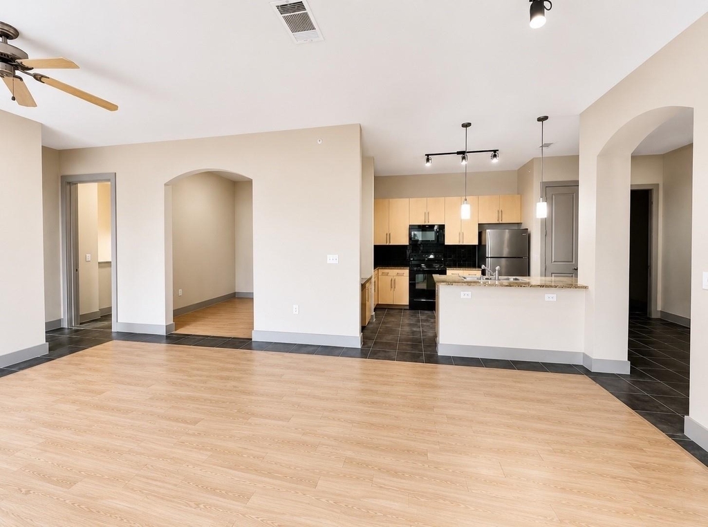 3660 Richmond Avenue - Photo 11