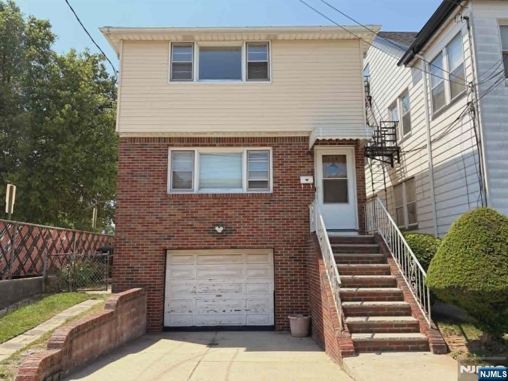 355 Devon - Photo 0