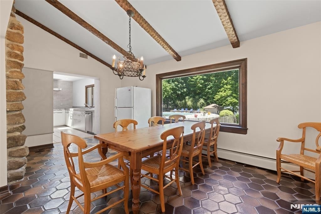 8 Crosby - Photo 13