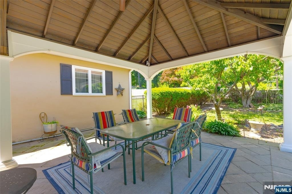 8 Crosby - Photo 26