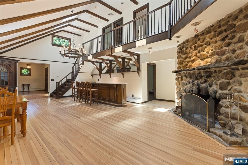 8 Crosby - Photo 6