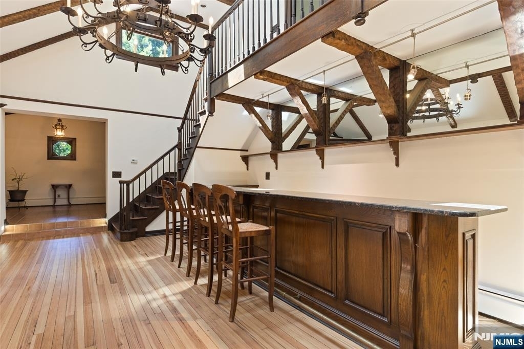 8 Crosby - Photo 7