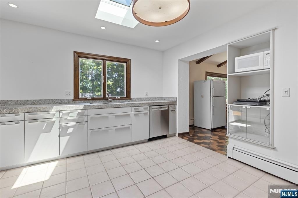 8 Crosby - Photo 15