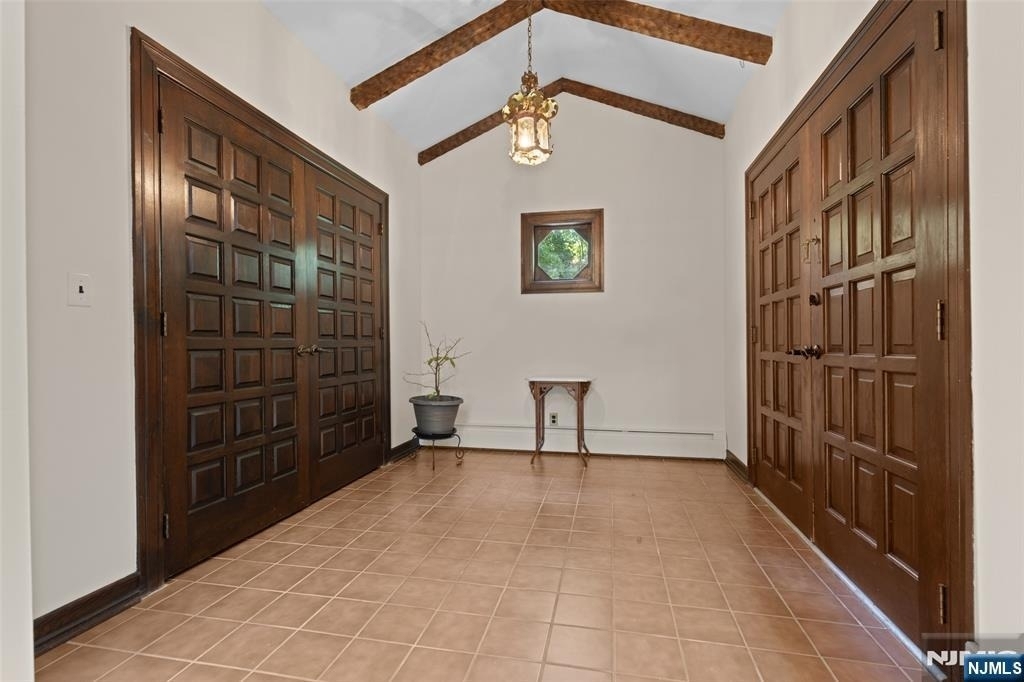 8 Crosby - Photo 3