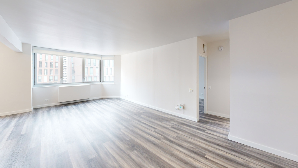401 E 34th St - Photo 2