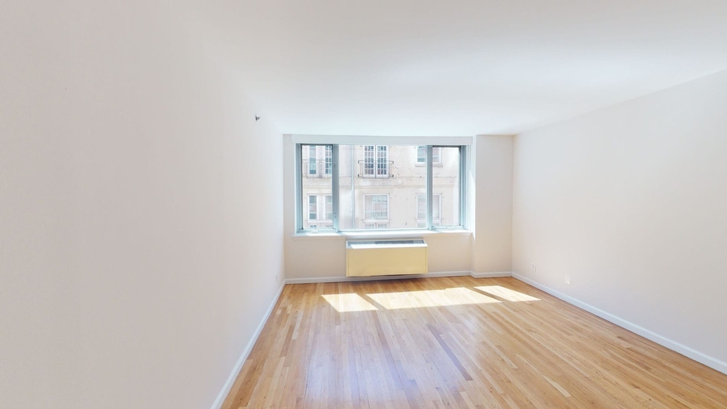 120 W. 21st - Photo 1