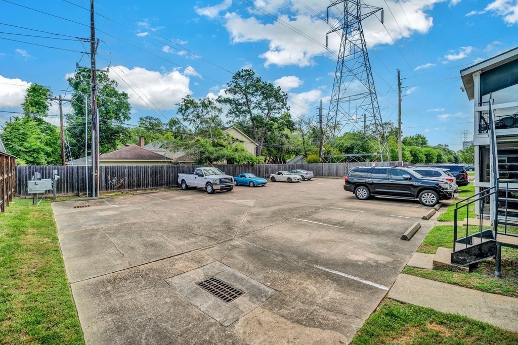 770 Memorial Mews Street - Photo 20