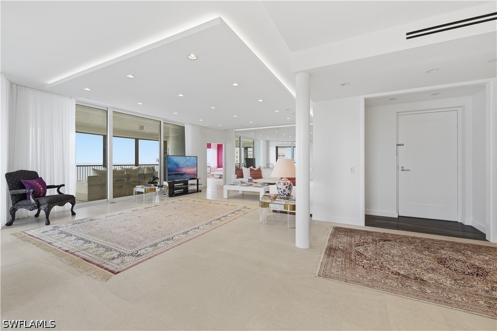 8665 Bay Colony Drive - Photo 3