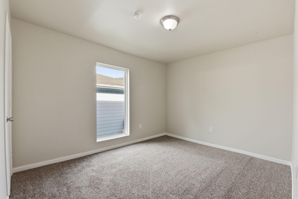 303 Gans Street - Photo 12