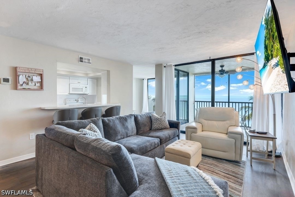 10475 Gulfshore Drive - Photo 2
