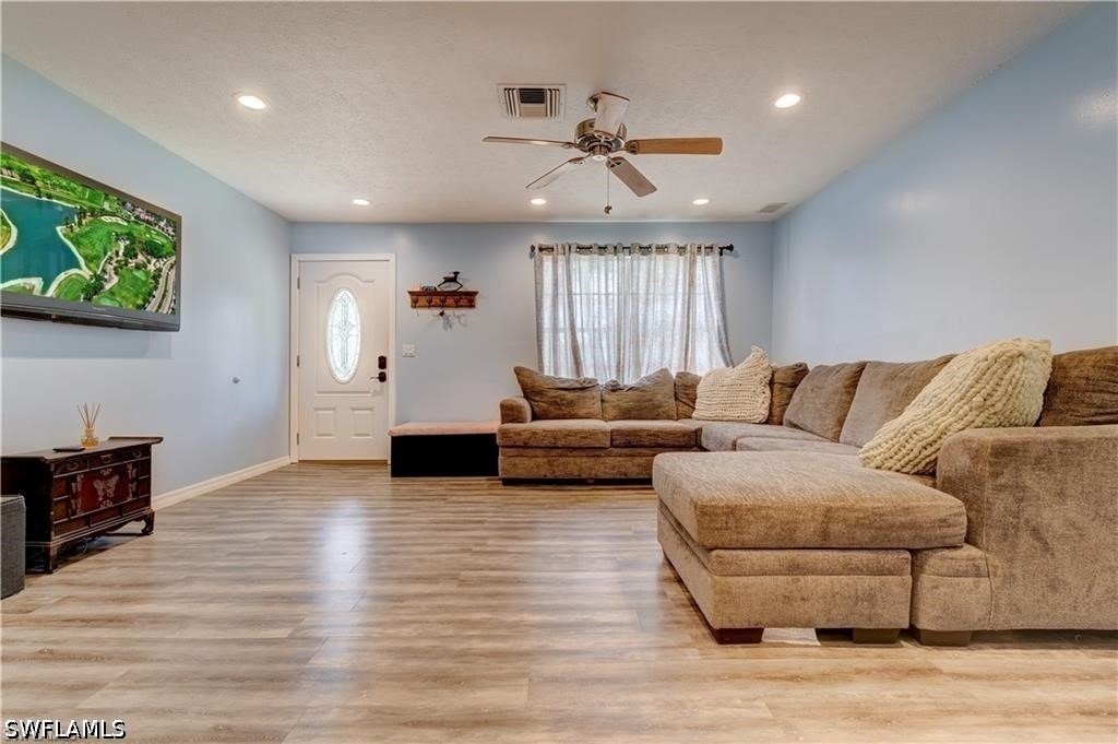 551 Golden Gate Boulevard W - Photo 8