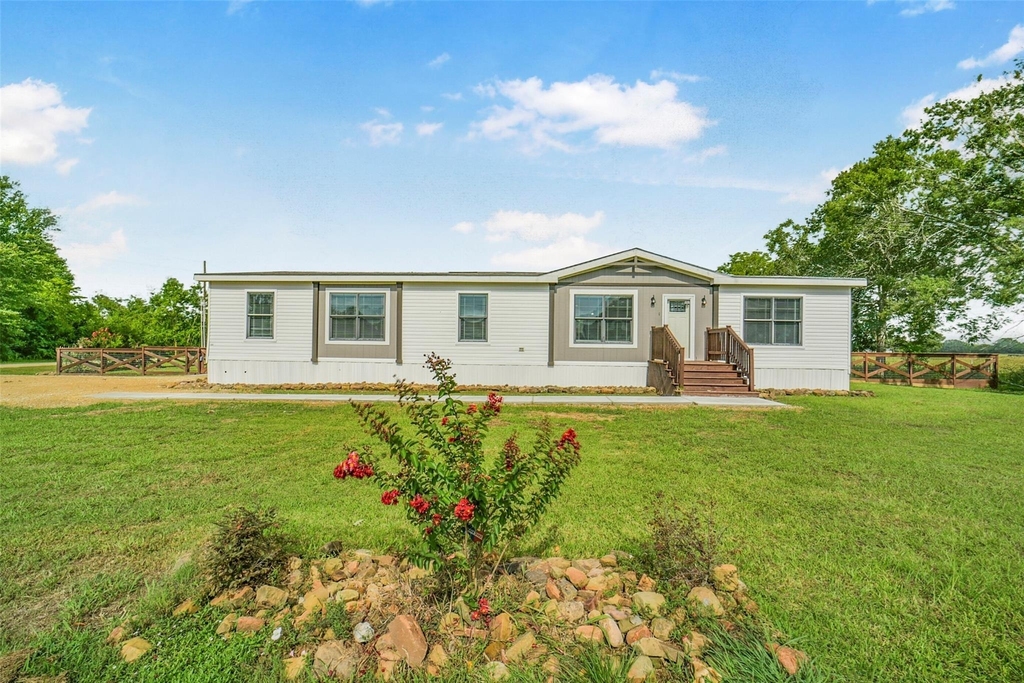 1566 County Road 610 - Photo 0