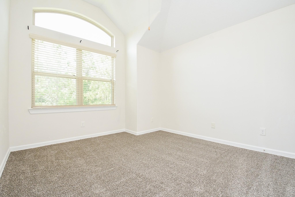 71 Aventura Place - Photo 32