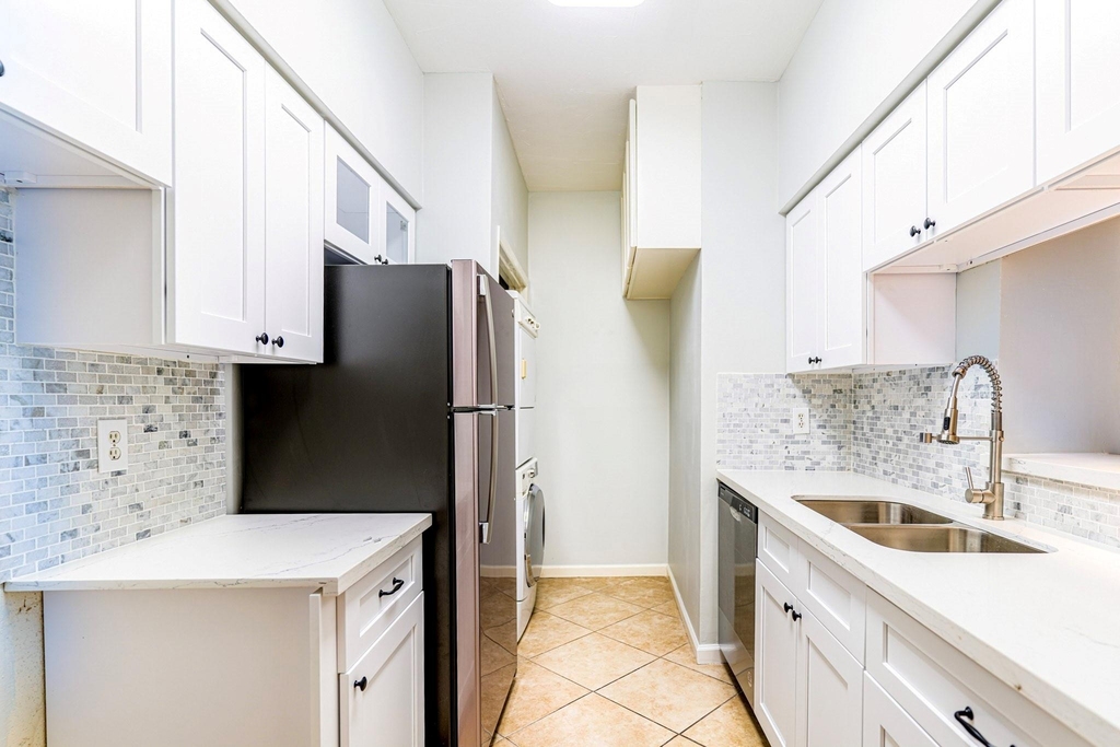 1818 Augusta Drive - Photo 9