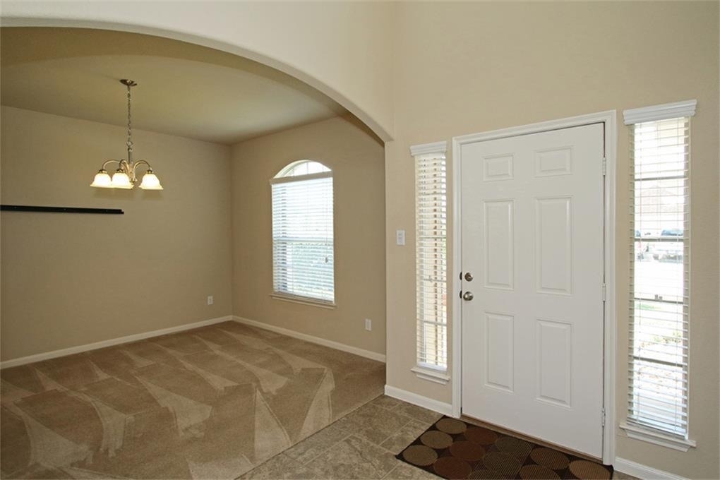 8902 Finnery - Photo 2