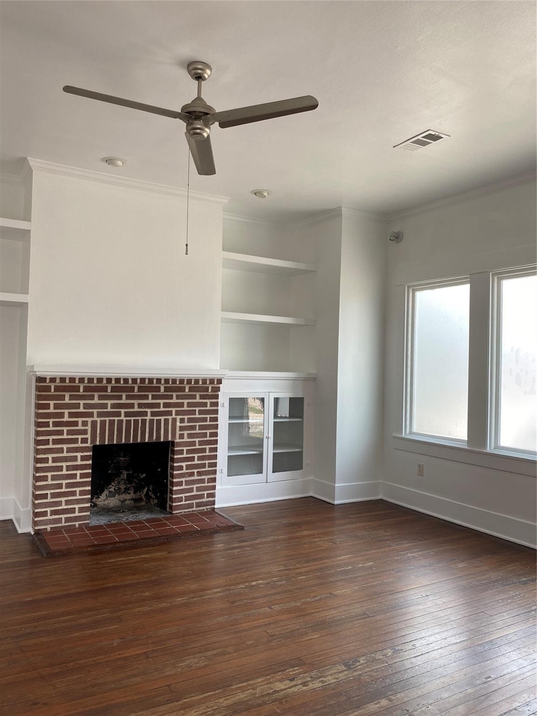 709 E 11 - Photo 1