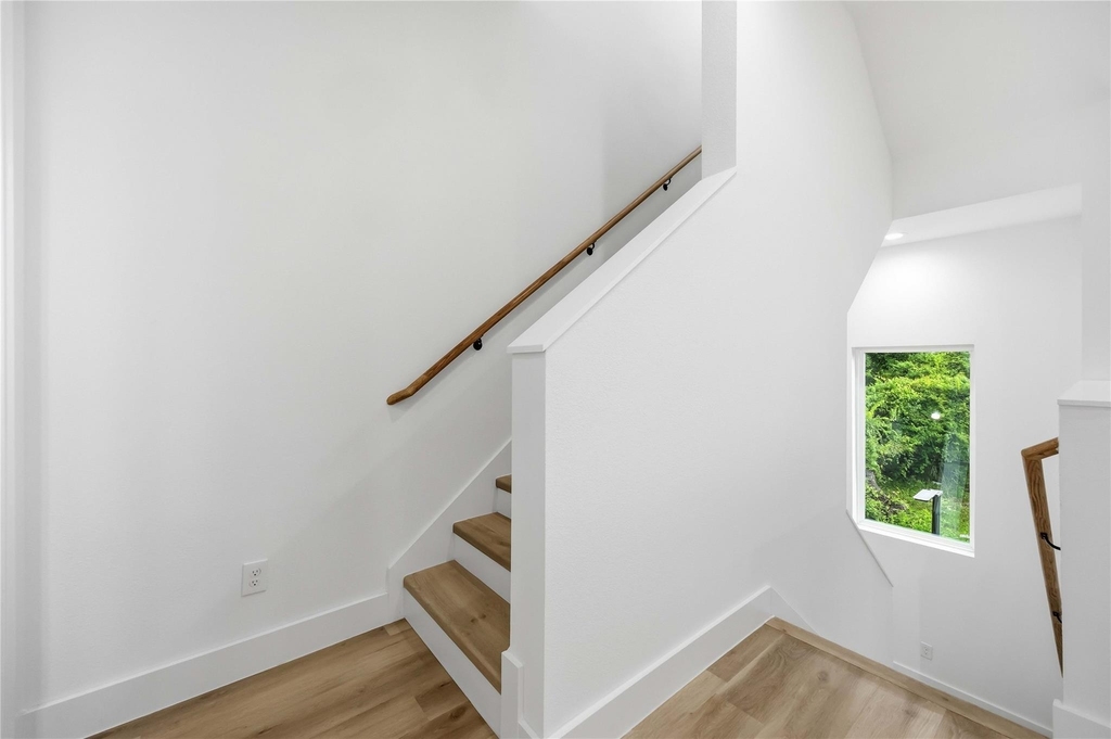 6627 Katarani Drive - Photo 9