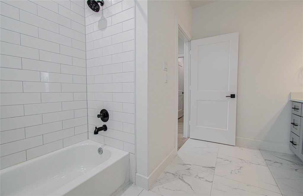 6420 Highland Pine Lane - Photo 27