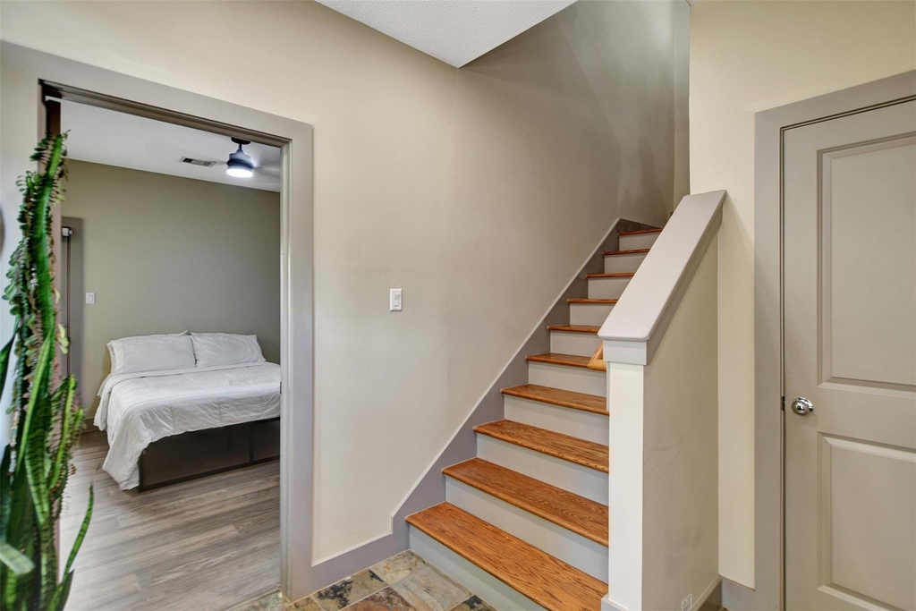 837 W 25th Street - Photo 6