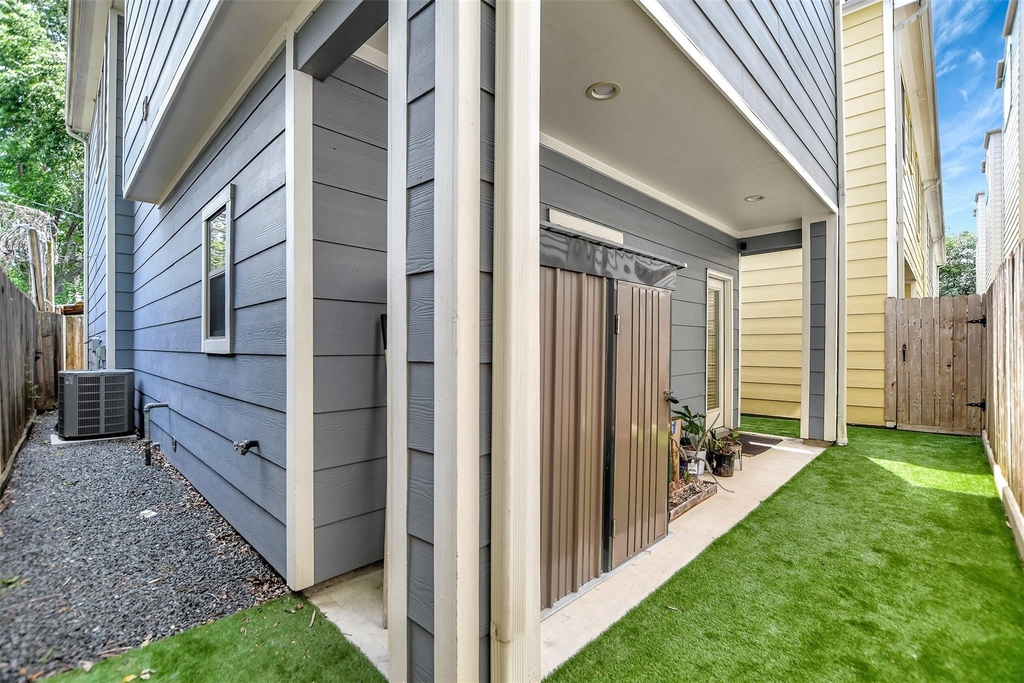 837 W 25th Street - Photo 32