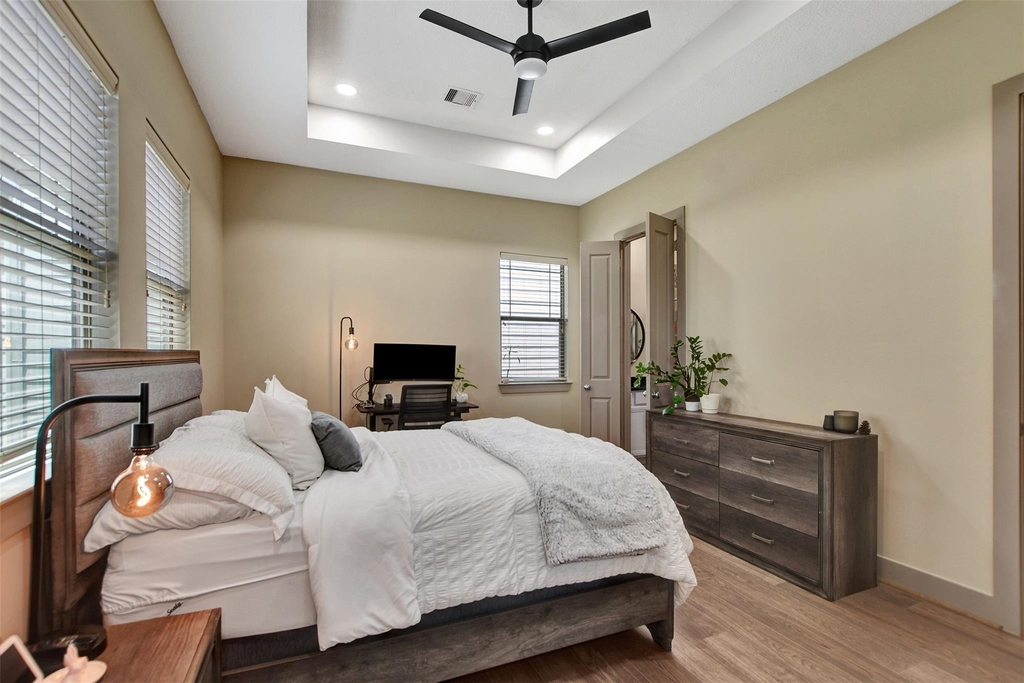 837 W 25th Street - Photo 23
