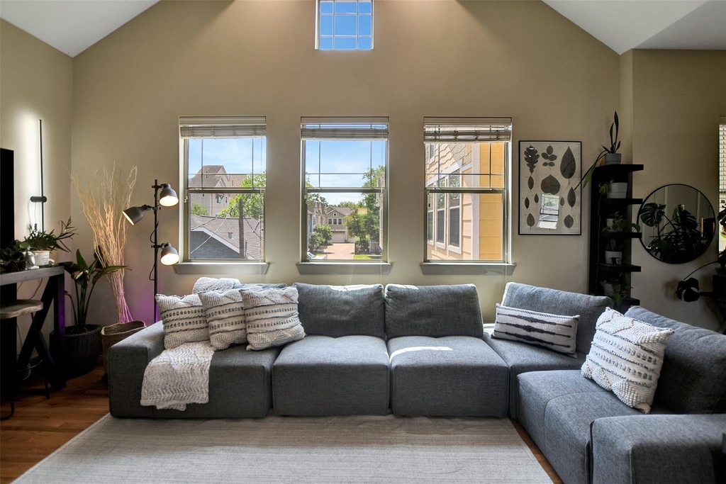 837 W 25th Street - Photo 12