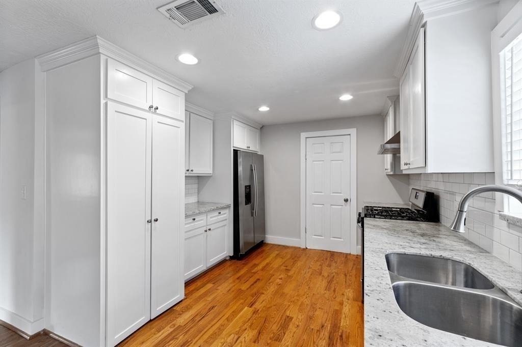 1305 Idylwild Street - Photo 10