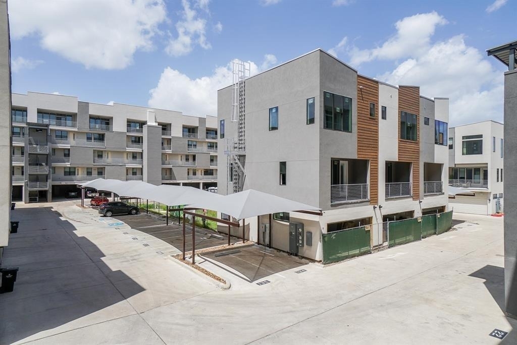 2401 Crawford Street - Photo 24