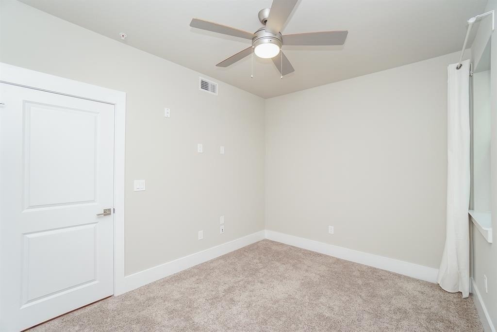 2401 Crawford Street - Photo 14