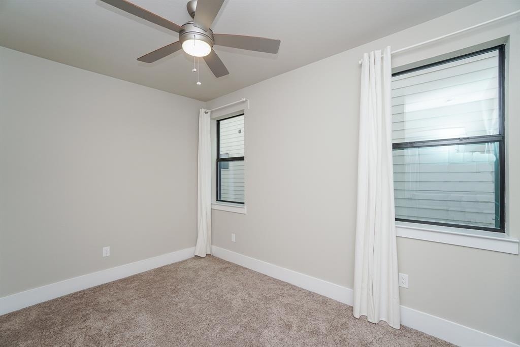 2401 Crawford Street - Photo 13