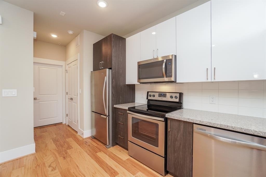 2401 Crawford Street - Photo 5