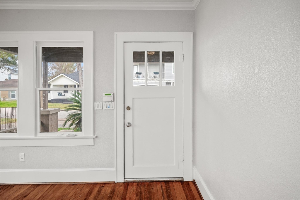 334 E 24th Street - Photo 7