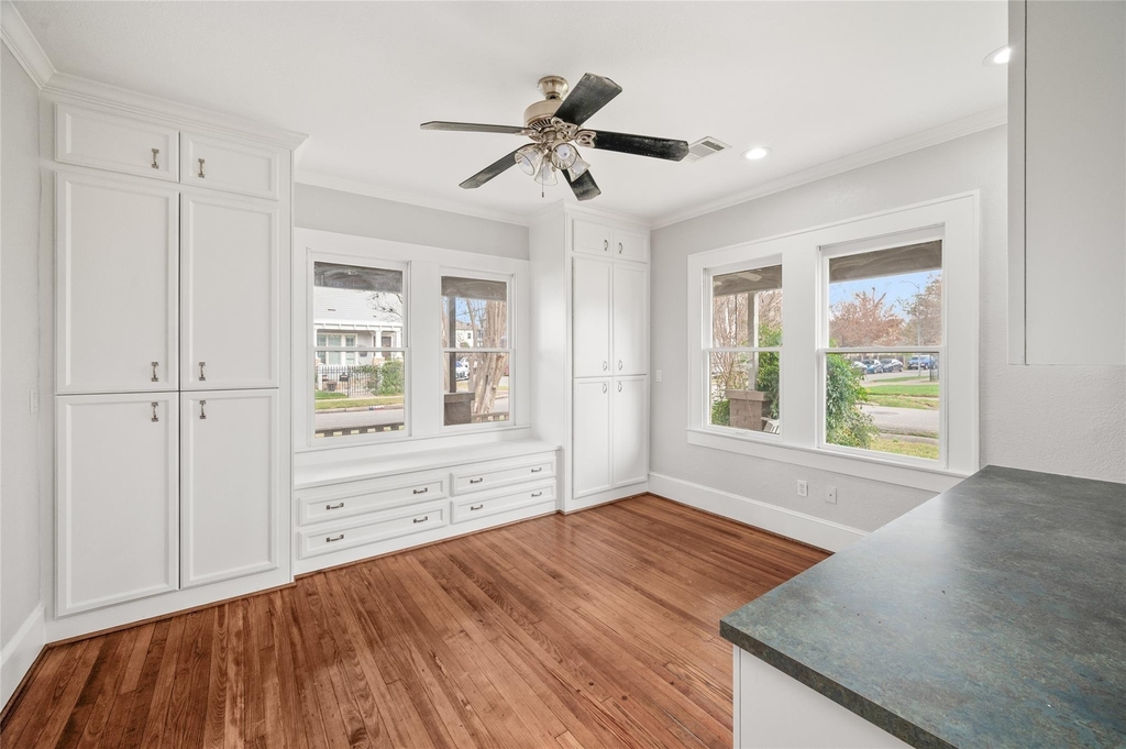 334 E 24th Street - Photo 11