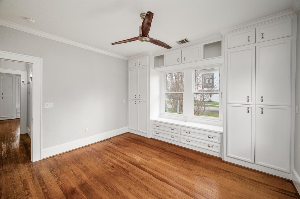 334 E 24th Street - Photo 17
