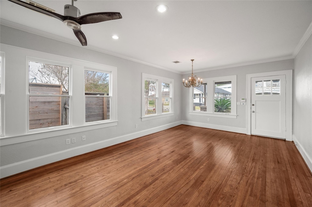 334 E 24th Street - Photo 10