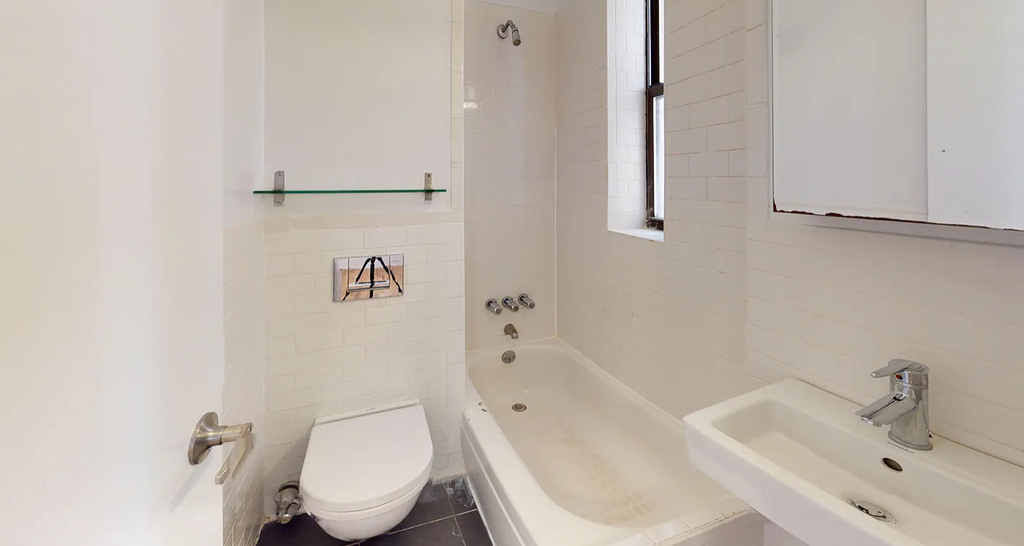 East 65th Street - Photo 7