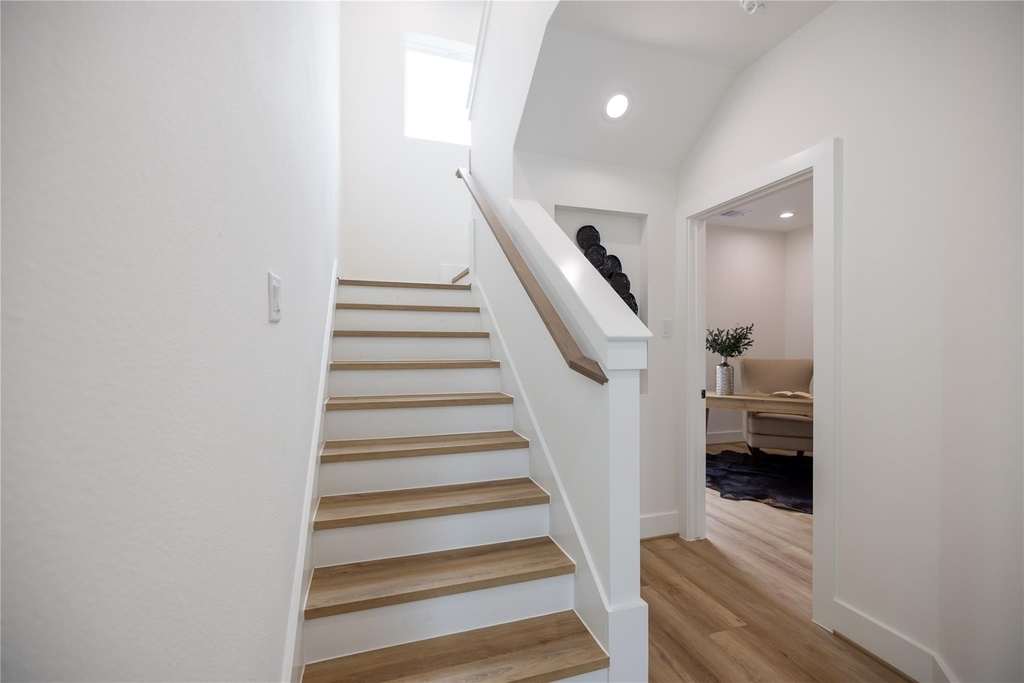 4010 Yellowstone Blvd - Photo 3