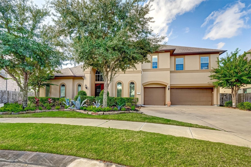 2914 Cotswold Lane - Photo 1