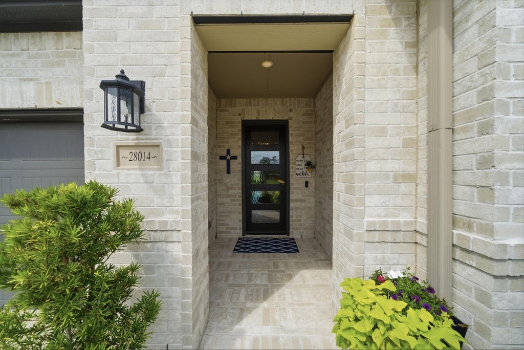 28014 Woodland Bend Way - Photo 4