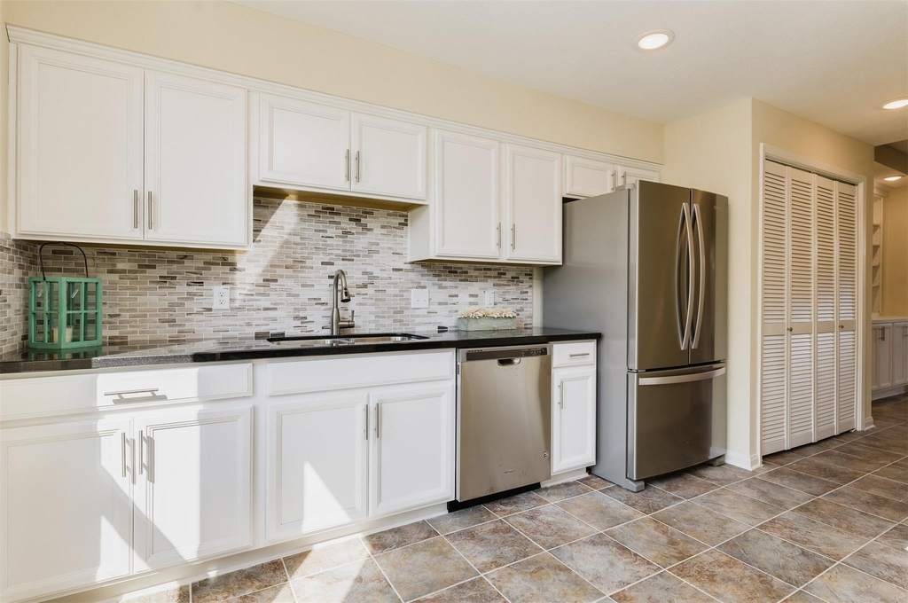 15169 Kimberley Court - Photo 2