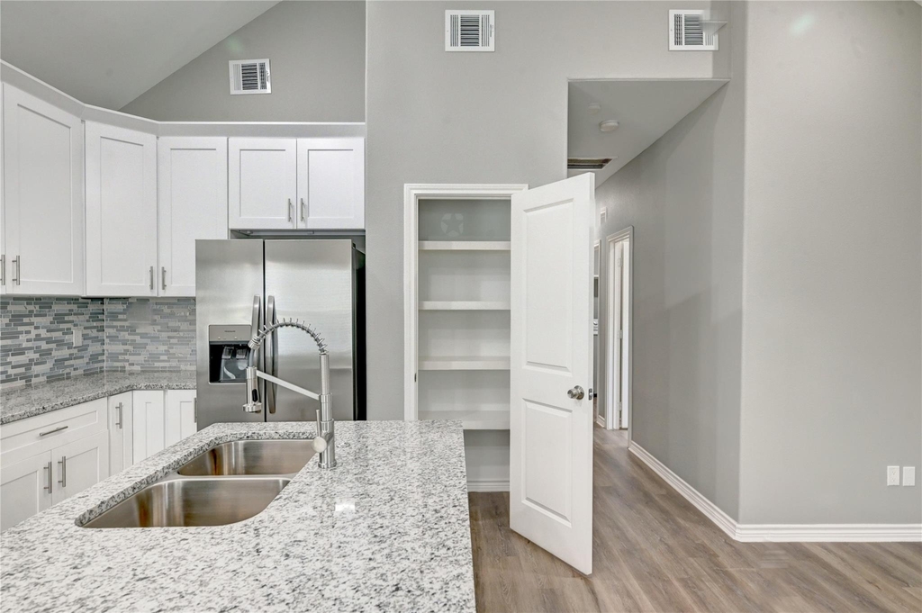 11923 Nelwood - Photo 8
