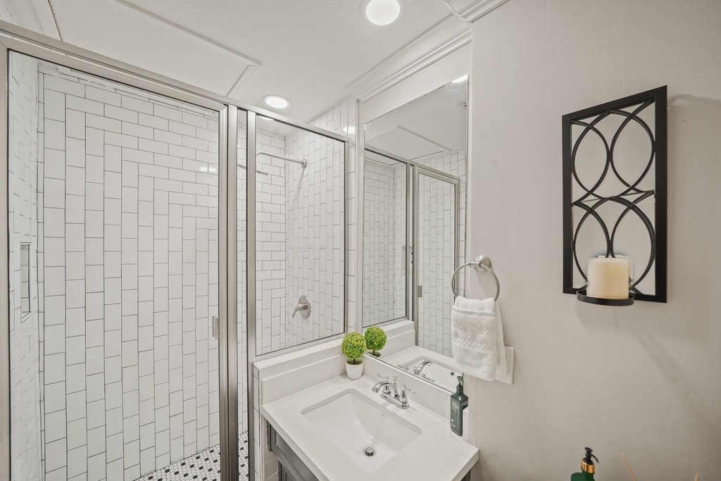 15831 Ridge Park Drive - Photo 17