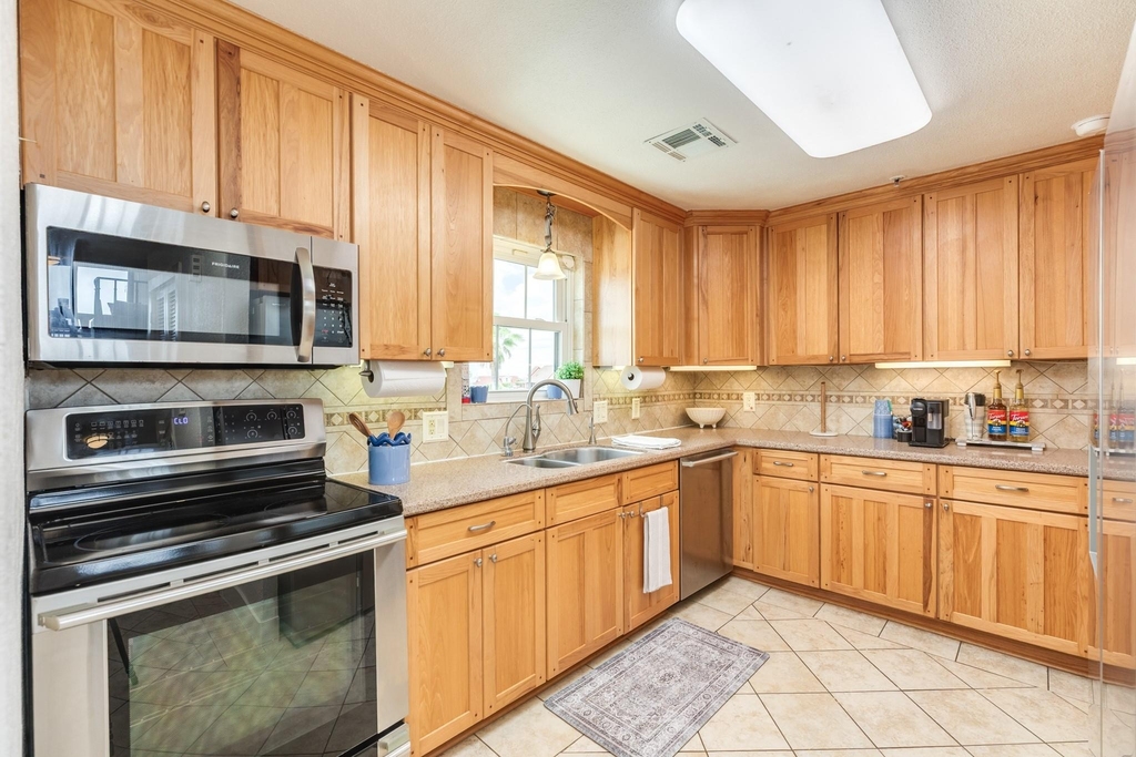 411 Sailfish Street - Photo 10