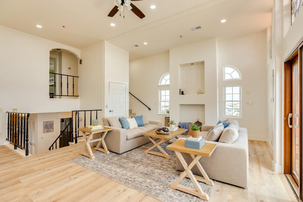 411 Sailfish Street - Photo 3