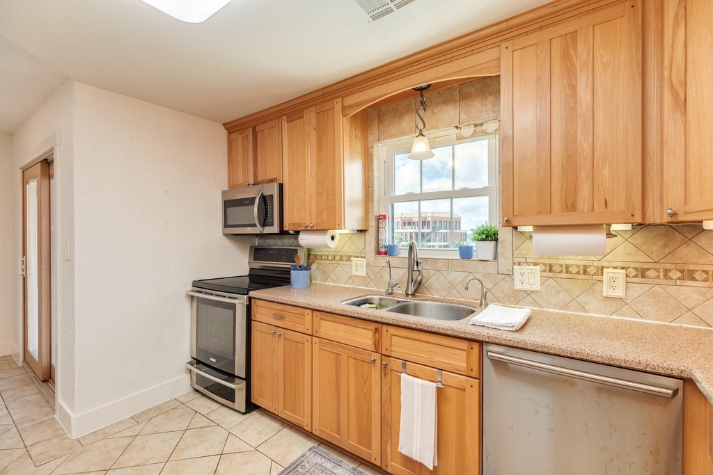 411 Sailfish Street - Photo 12